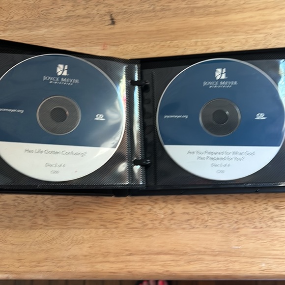 Joyce Meyer “What Does Your Future Hold?” CD Set - Picture 4 of 5